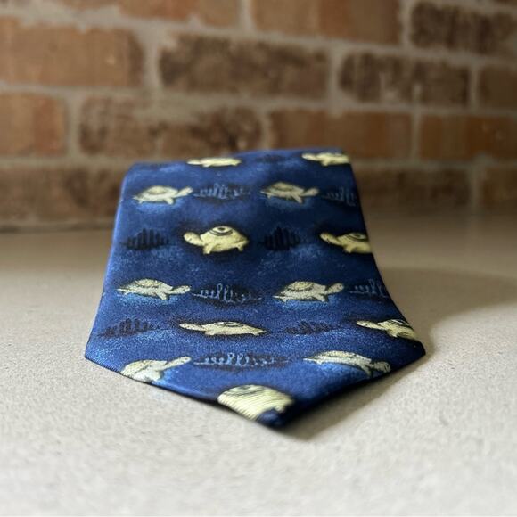 NWT marks and spencer navy turtle tortoise men’s designer silk tie unique gift - Picture 4 of 12